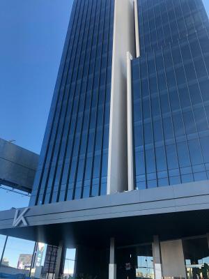 PISO DE OFICINA EN K TOWER EN RENTA