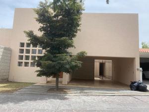 CASA EN RENTA EN PRIVADA LOS PINOS