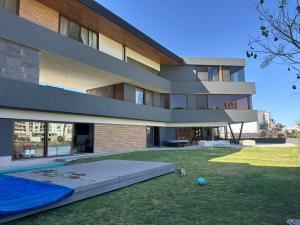 RENTA DE CASA EN CLUB DE GOLF LA LOMA