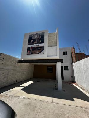 CASA EN VENTA EN DANZA DE LUZ