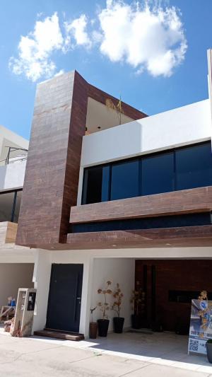 Venta de Casa en Privada Residencial CENNET