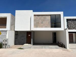 Venta de Casa en CIMERA RESIDENCIAL