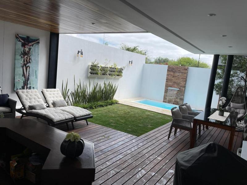 Venta de Casa  en QUERETARO en ALTOS LA VISTA RESIDENCIAL