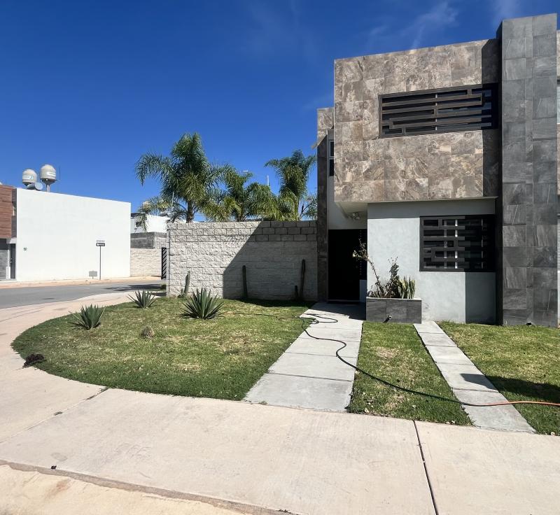 Renta de Casa  en  en LAGUNA DE SANTA RITA