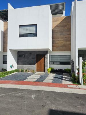 Venta de Casa en JURIQUILLA, SANTA ROSA JAUREGUI