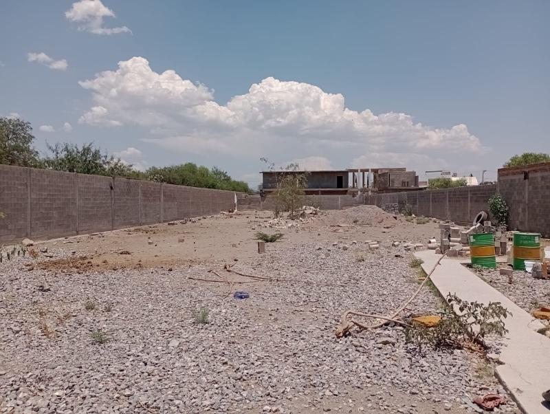 Renta de Terreno  en  en POZOS..