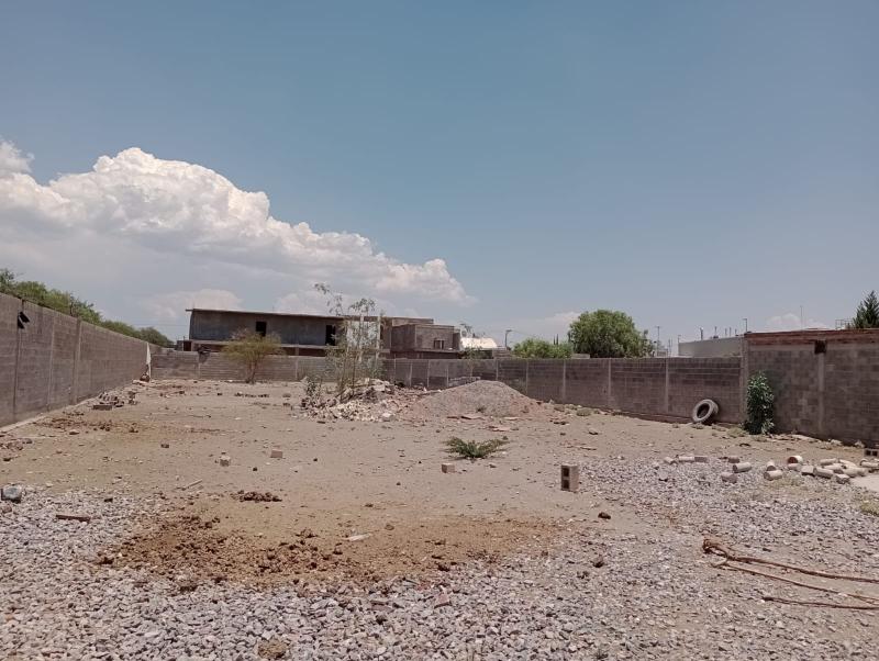 Renta de Terreno  en  en POZOS..