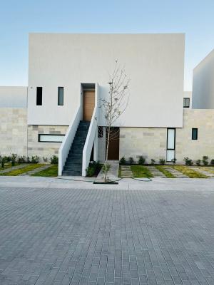 Renta de Casa en CUMBRES DEL LAGO