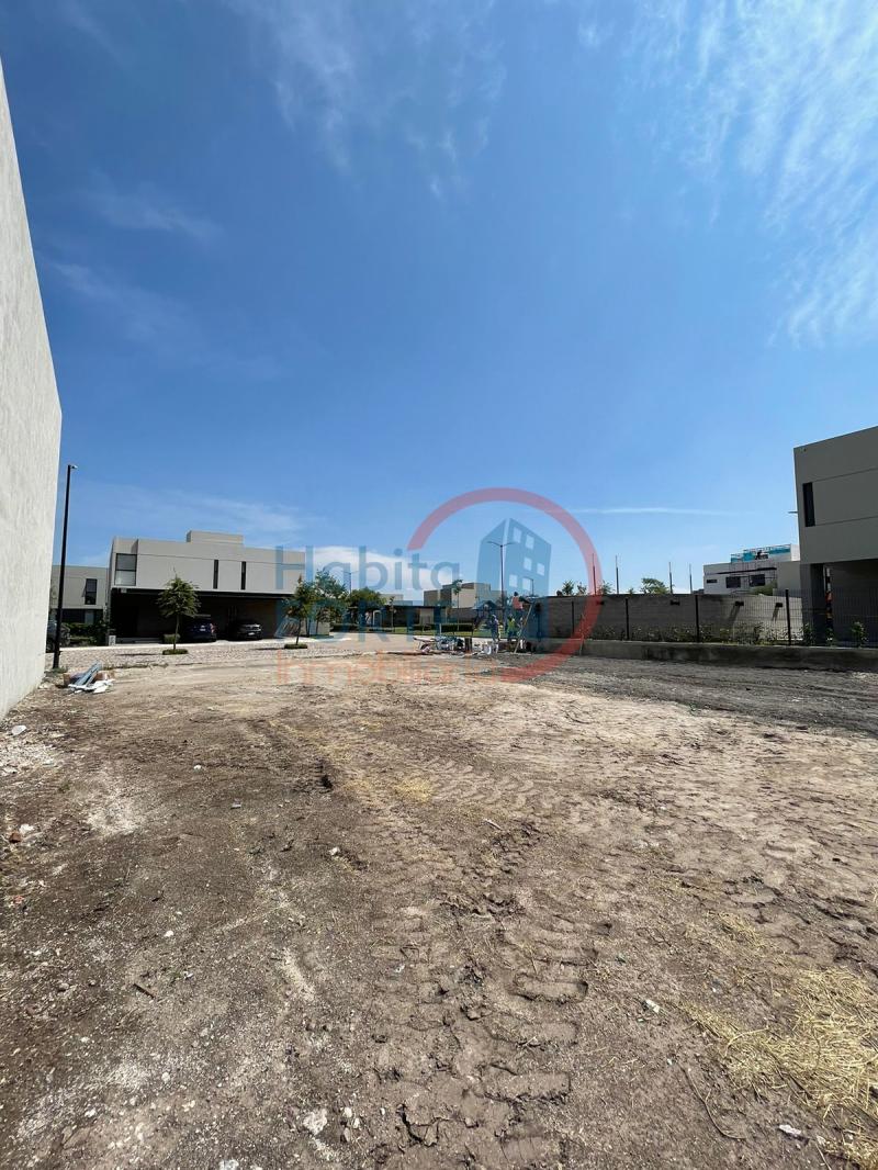 Venta de Terreno  en  en LOMAS DEL CAMPANARIO NORTE