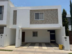 Renta de Casa en PRIVADA SAN ANGEL 1