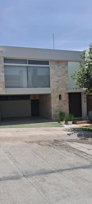 Venta de Casa en MONTERRA