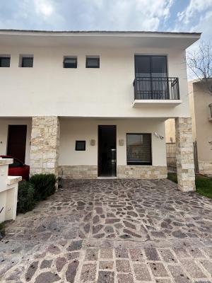 Renta de Casa en HACIENDA VALBUENA