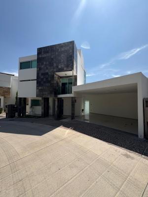 Renta de Casa en SIERRA AZUL