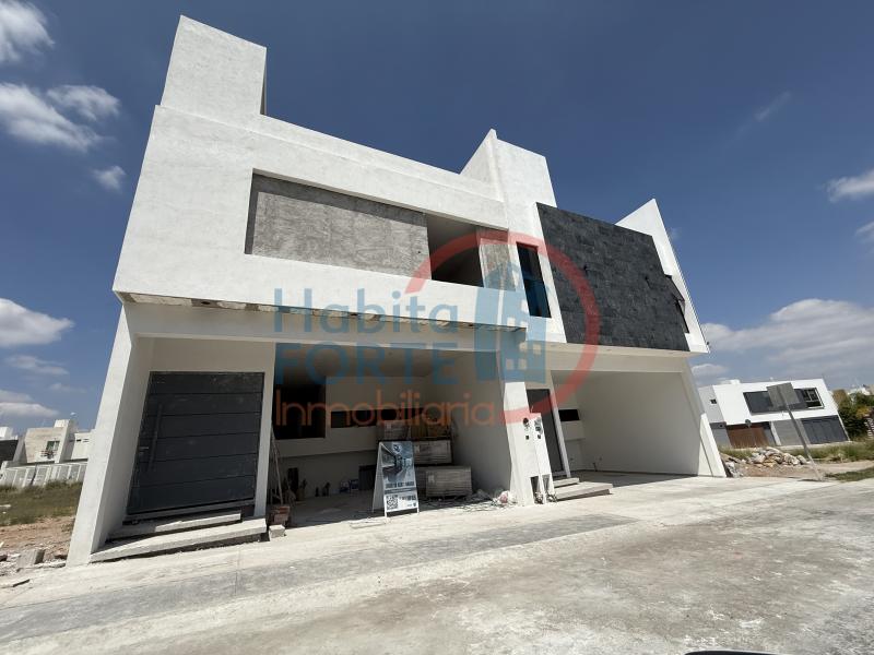 Venta de Casa en SAN LUIS POTOSI, FRACC. VILLAMAGNA