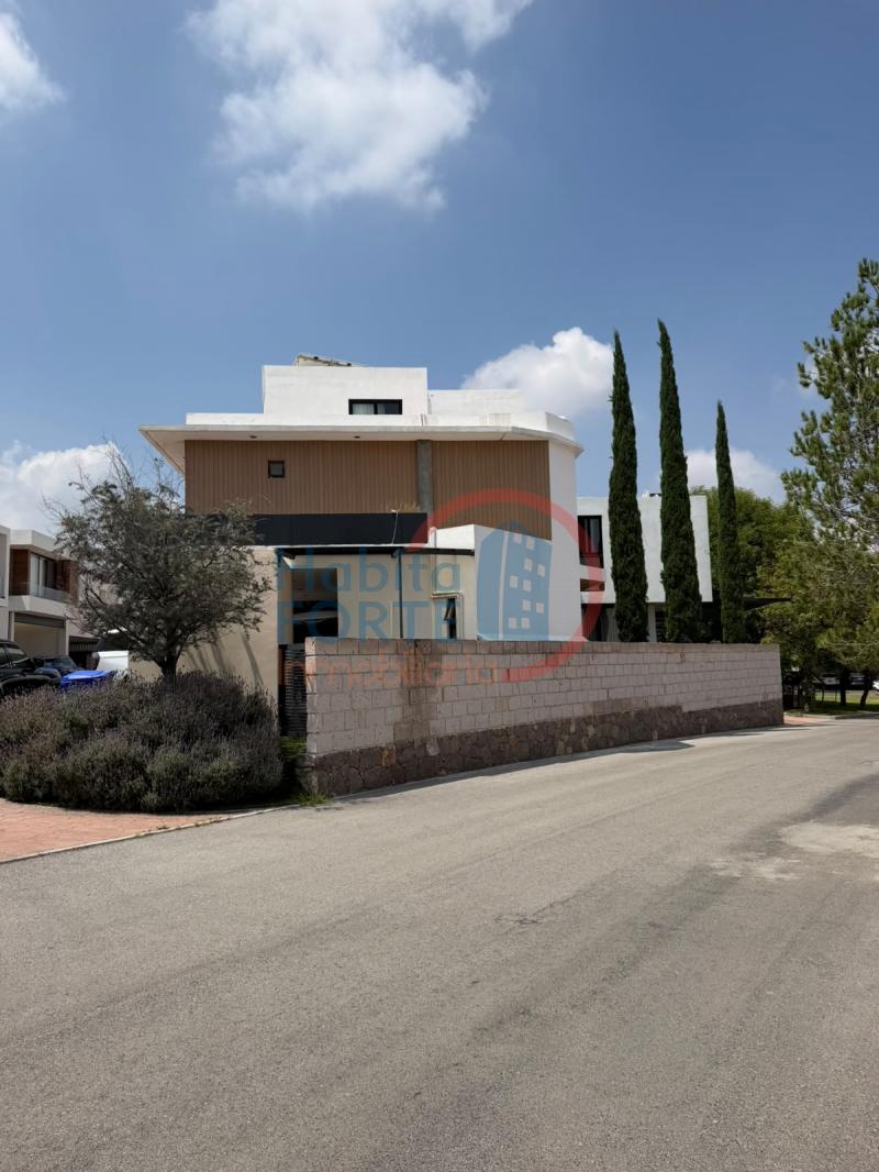 Venta de Casa en SAN LUIS POTOSI, LA LOMA DE GOLF