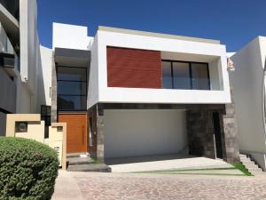 Venta de Casa en CERRADAS DEL PEDREGAL